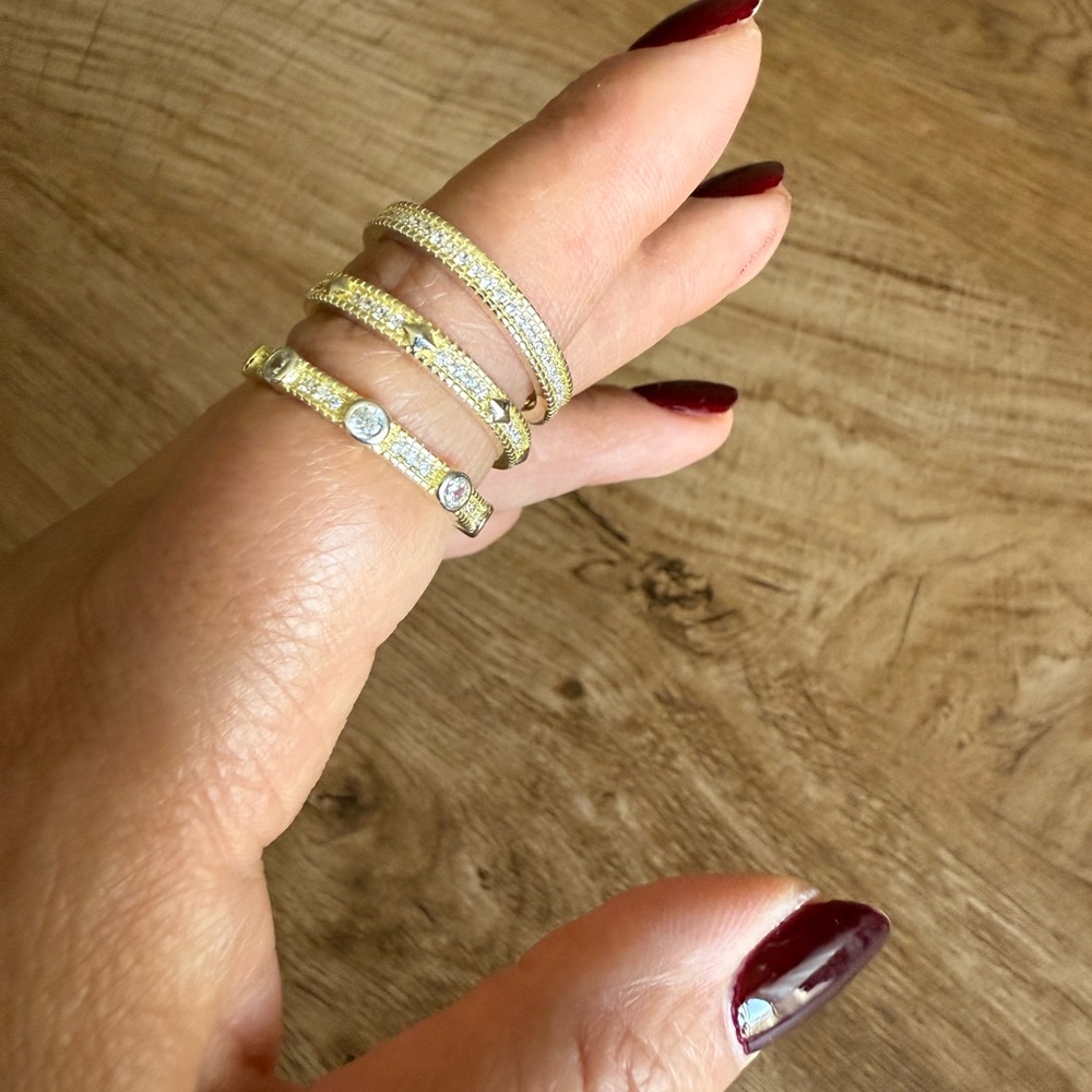 Elegant Gold Ring Set of 3